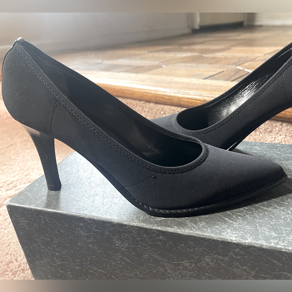 Dkny Black Fabric Classic Pumps Size 6